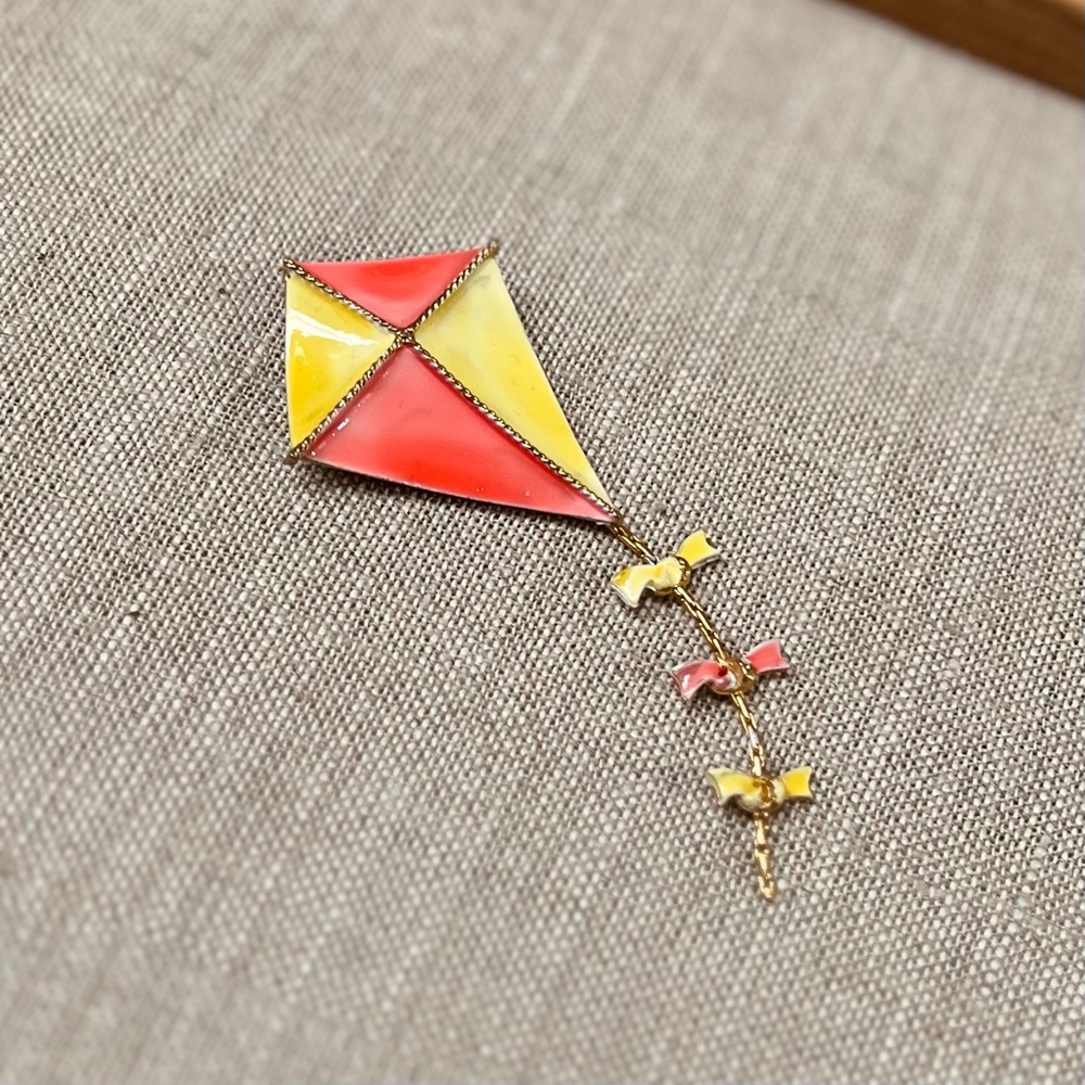 Vintage Kite Pin/Broach